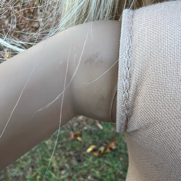 American Girl Doll PLEASANT COMPANY Blonde MESSY Hair Brown Eyes Body Marks TLC - Picture 9 of 16